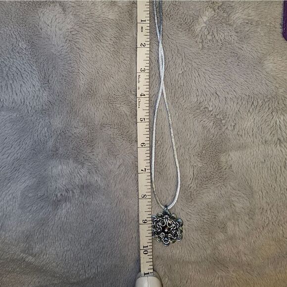 Snowflake Chainmail Necklace (N2) - Picture 7 of 8